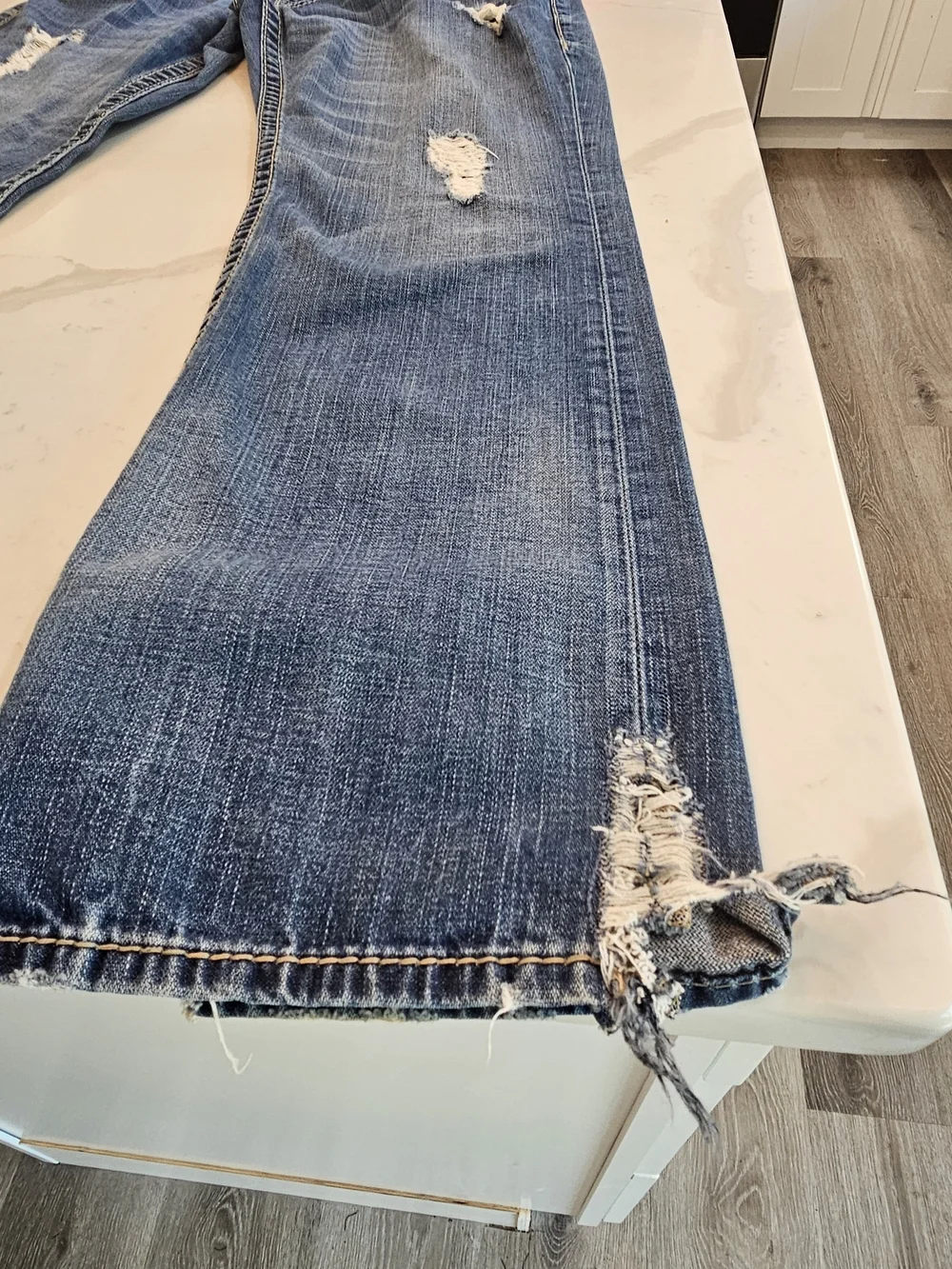 True Religion Men's Distressed Blue Slim Straight Jeans 36 Waist 32-34 Length